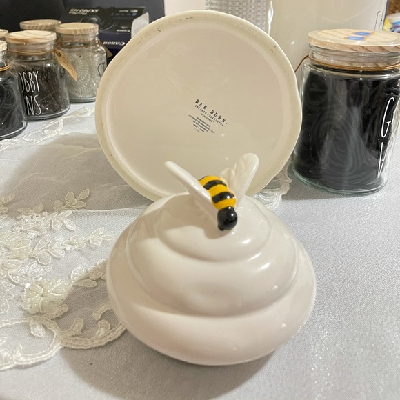 Rae dunn bee kind canister - Picture 5 of 13